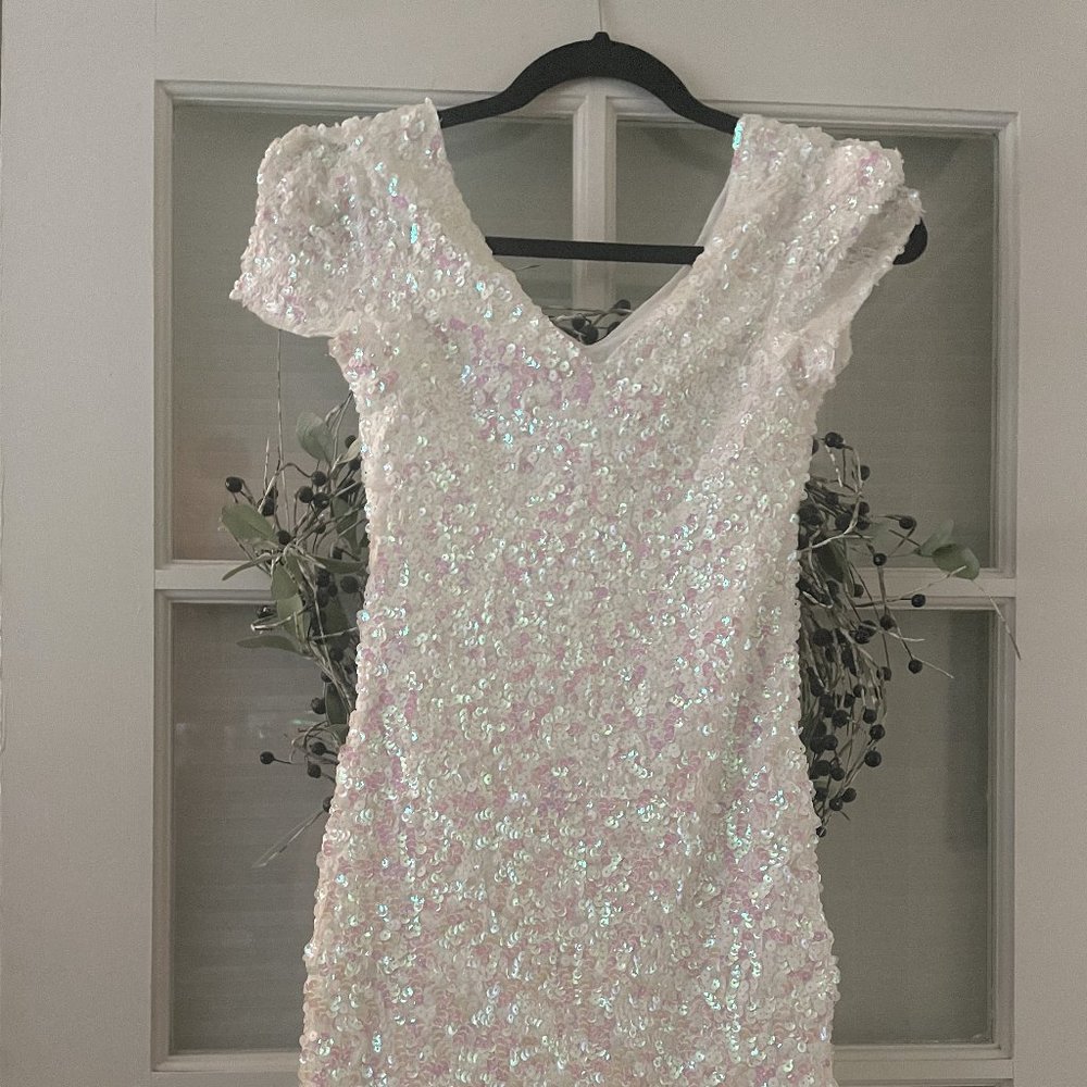 ADORABLE Sequin Cocktail Party Dress. EUC.